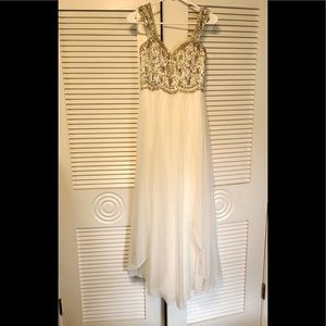 Dave and Johnny long maxi formal dress